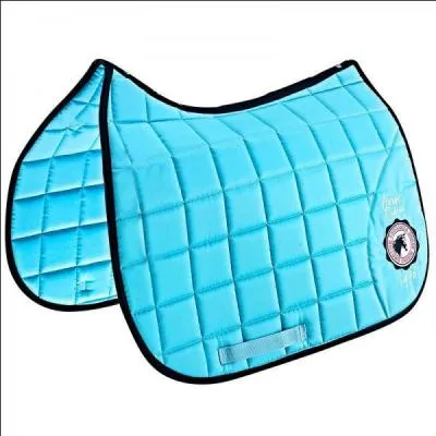 Où met-on un tapis de selle ?