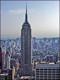 Combien d'étages ce bâtiment compte-t-il ?