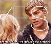 Citez les membres de sa famille que l'on voit apparaître dans la série.