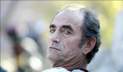 ''La L&eacute;gion d'honneur, c'est pour Pasteur, c'est pour les femmes biologistes qui sauvent les vies, c'est pour les hommes qui ont d&eacute;fendu la d&eacute;mocratie, la libert&eacute;.'' (Richard Borhinger)... Cet acteur est fran&ccedil;ais mais gr&acirc;ce &agrave; une naturalisation, il est aussi devenu...