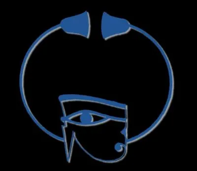 Qui est le médecin-prêtre sous la huitième dynastie (1400 av J.C), considéré comme le premier cardiologue de l'histoire ?