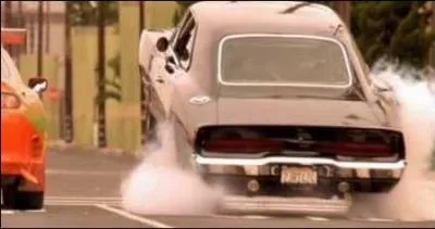 Ouf ! ils ont eu le temps de passer avant le train, mais Dom finira sa course dans un camion