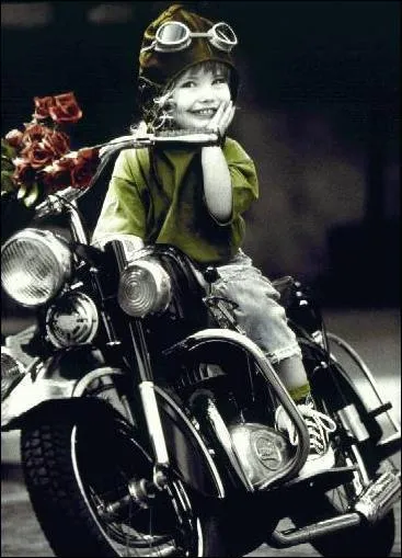 Selon un vieux proverbe, qu'est-ce qui sort de la bouche des enfants" ?