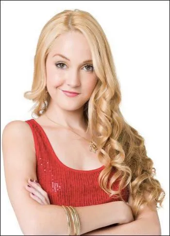 Quel est le prénom de Mercedes Lambre dans Violetta ?