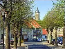 Commune de l'arrondissement de Calais, Guînes se situe dans le département ...