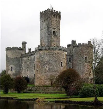 Loin des projecteurs et de la foule, la transaction officielle aurait porté sur un montant de...combien ?