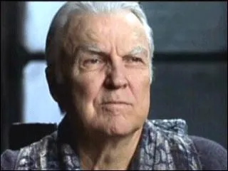 Qui est cet homme d'âge mûr ?