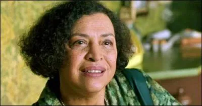 Qui est cette femme à l'air sympathique ?