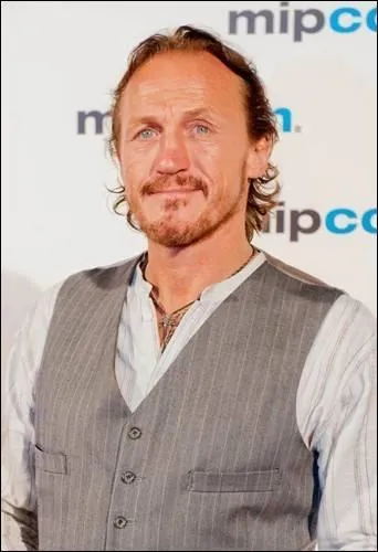 Comment s'appelle cet acteur qui joue Bronn ?