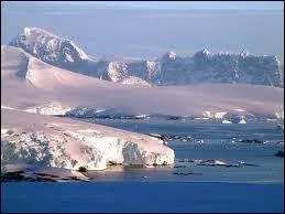 Laquelle de ces mers n'est pas intégralement située au nord du cercle polaire arctique ?