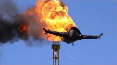 "Elle n'était consciente que de la clameur frénétique de son coeur". Quelle est la signification de "frénétique" ?