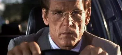 Quel et le métier de Nick Nolte dans "Les nerfs à vif" ?