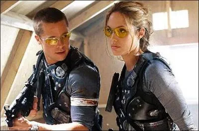 De qui est composé ce duo dans  Mr. et Mrs. Smith  :