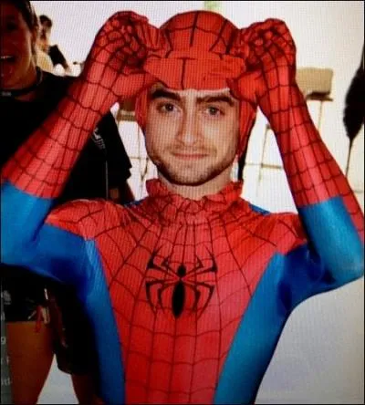 Jamais deux sans trois ? Daniel Radcliffe serait-il donc le prochain acteur à endosser le costume de l'homme-araignée ?