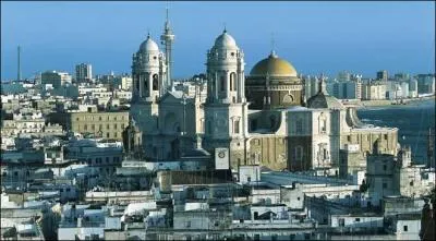 Près de quel port andalou la bataille de Trafalgar s'est-elle tenue en 1805 ?