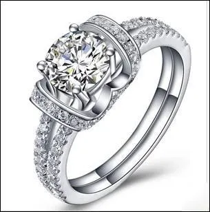 Quant à nous, nous avons choisi un zircon, la plus belle imitation du diamant ! Que va nous dire Aggie ?