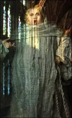 Fantôme de la maison Poufsouffle, le Moine Gras regrette de ne pas avoir été nommé cardinal dans sa vie. Pour quelle maladie a-t-il été indirectement exécuté ?