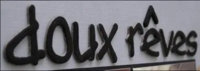 A) accent circonflexe :