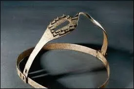 Celle-ci fut largement utilisée comme instrument de domination, au Moyen Âge.