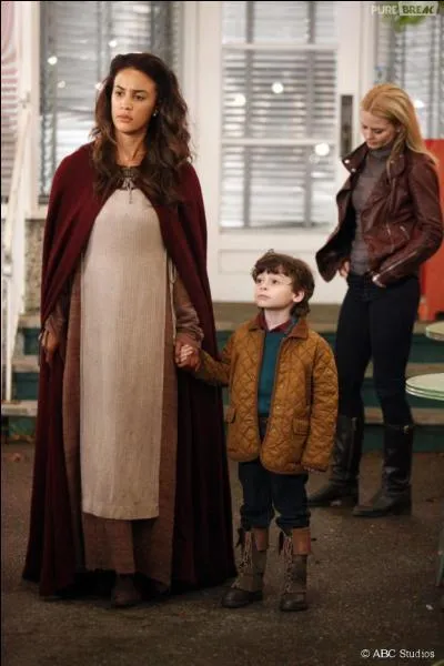 Qui, Emma et Crochet ramènent-ils du passé ?