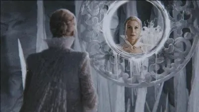 Quel sort lance la Reine des neiges sur tous les habitants de Storybrooke ?