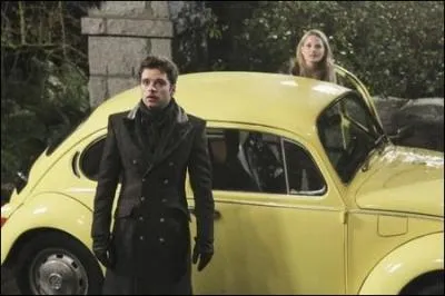 Avec qui Jefferson enferme-t-il Emma chez lui ?