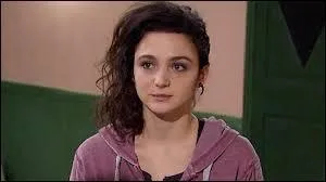 À qui le jeune homme va-t-il devoir penser pour monter en haut de la falaise ?