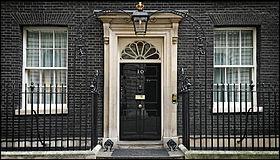 Démarrons par les adresses réelles.
Le premier ministre de quel pays anglophone vit au 10, Downing Street ?