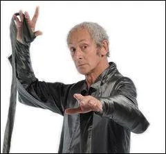 Quel est le nom de super-héros de Cécile ?