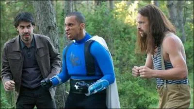 Quel taille fait John selon Klaus ?