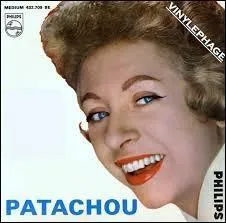 "Ils font le commerce des cartes postales / Où on voit des dames peu habillées /Ou bien du côté d'la place Pigalle/ Ils jouent les grands calmes énervés/ Laissez passer ......". Qui faut-il laisser passer d'après Patachou dans cette chanson de 1955 ?