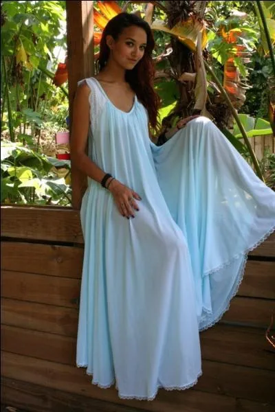 150 > Quand à ce génie universel, on mettra longtemps divin dans son ode. Peut-être lui doit-on aussi cette demande : "N'est-il pas franc, mon son ?"