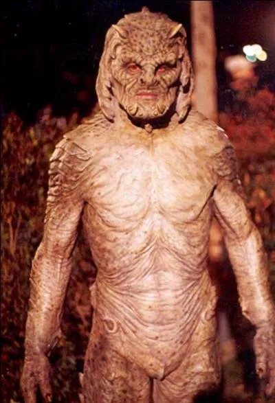 [Piégée] Quel démon traque l'initiative et Buffy  ?