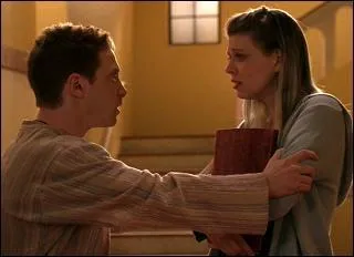 [Un amour de pleine lune] Qui sauve Tara, lorsque Oz se transforme en loup-garou  ?