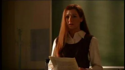 [Cauchemar] Dans le rêve de Willow, en quoi est déguisé Riley  ?