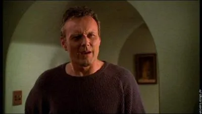 [Le Mariage de Buffy] Qu'arrive-t-il à Giles  ?