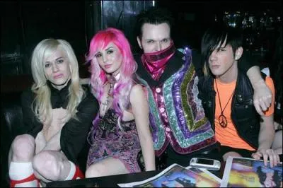 Qui n'est pas prsent sur cette photo ?