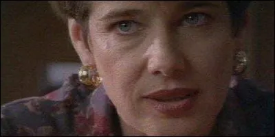 Comment se prénomme le fils de June Dyson ?