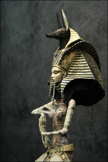 Quel est le terme fonctionnel associé à Anubis, divinité qui guide les âmes ?