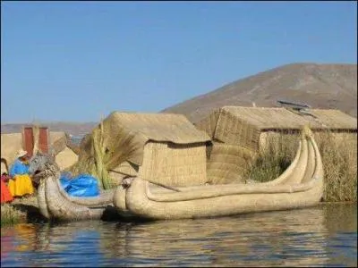 Le nom de ce lac a une fâcheuse tendance à amuser les écoliers, et encore, la plupart ignorent qu'il se jette dans le Popooo, ça ne s'invente pas, dans la famille Lettres, je demande exceptionnellement le L et le S !