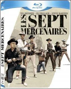 Calvera et ses bandits pillent régulièrement un petit village mexicain. Les villageois recrutent sept hommes pour les défendre.