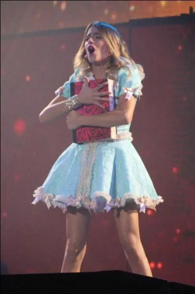 Qui est amoureux de Violetta en secret dans la saison 3 ?