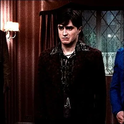 Un cambrioleur honnête ? Pour dérober un Horcruxe sans se rendre compte de sa nature, il faut vraiment être un voleur amateur... Qui suis-je ?