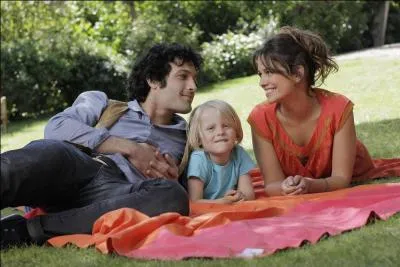 Qui est le petit garçon qui est près de Clem et Jérôme ?