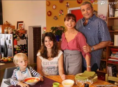 Qui sont les quatre personnes présentes sur la photo ?