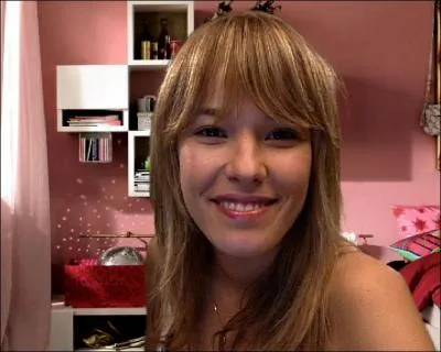 Qui est la fille sur la photo ?