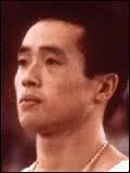 9 - À égalité avec la réponse précédente, un gymnaste japonais. Il naquit en 1946, et est également en retraite sportive. Il s'agit de :