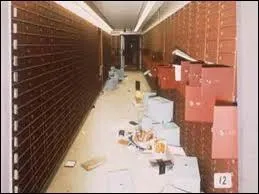 5 - 1987, chambre des coffres-fort de Knightsbridge. Valerio Viccei vient d'Italie, où il est recherché pour 50 vols à main armée. Faisant croire qu'il vient pour un dépôt, il entre dans la chambre forte. Après avoir maîtrisé tout le monde, que fait-il pour s'assurer la tranquillité ?