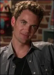 Qui part en tournée avec Chris Keller ?