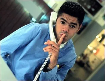 [Séries] Comment s'appelle l'acteur Jamel Debbouze dans la série H  ?